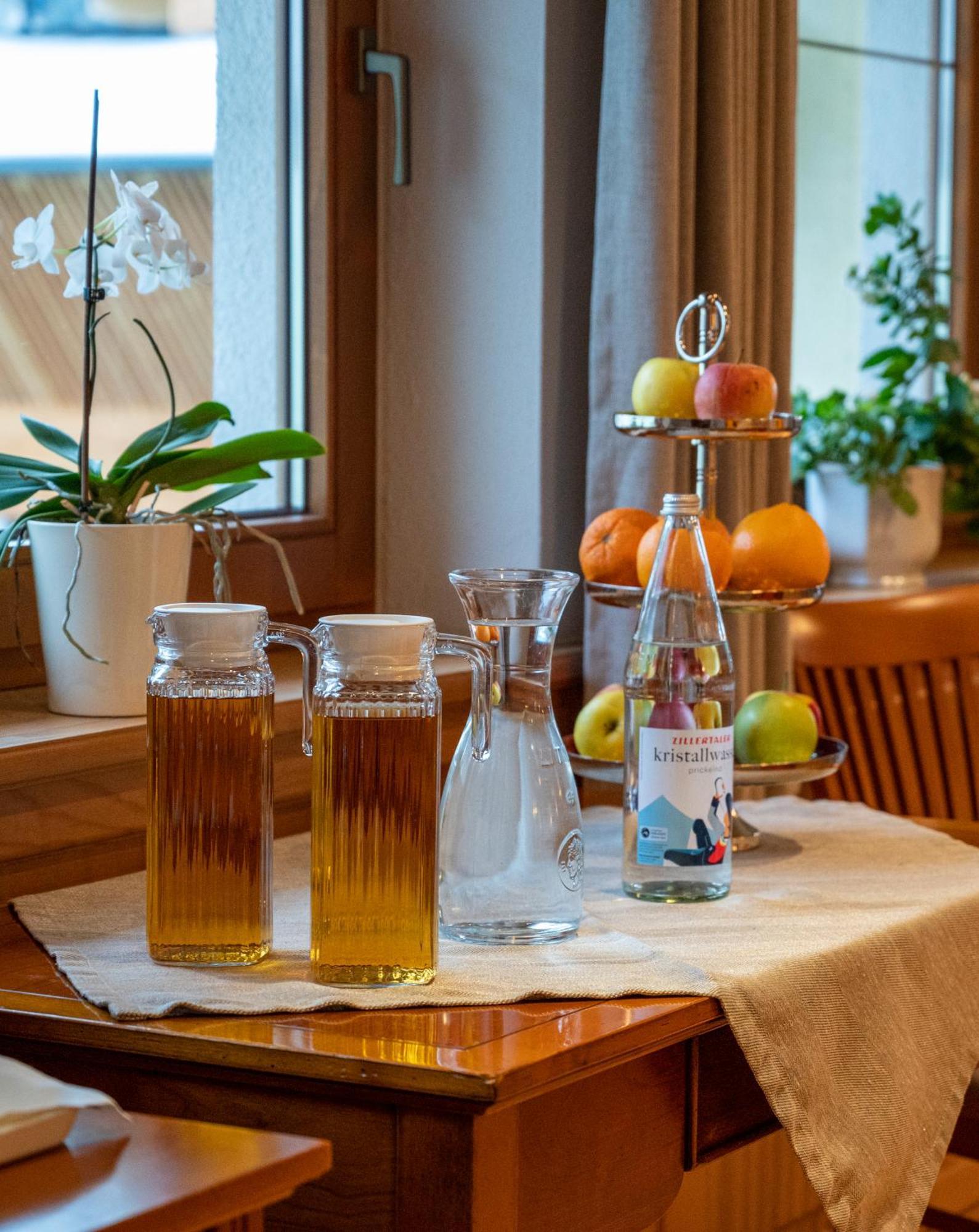 Hotel Waldheim Garni Майрхофен Экстерьер фото
